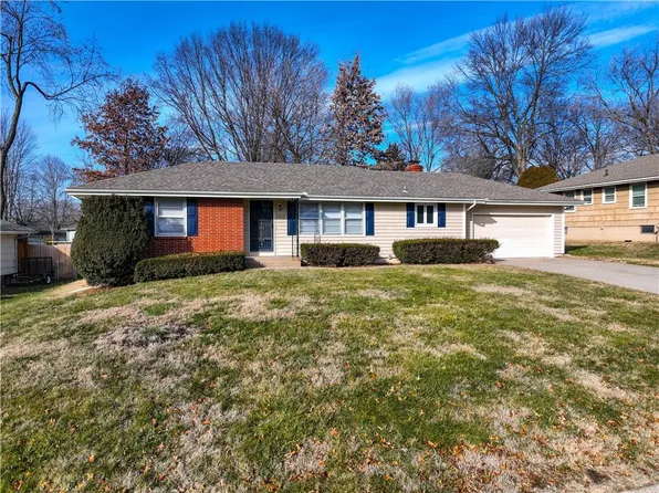 7516 Crescent Dr, Raytown, MO 64138