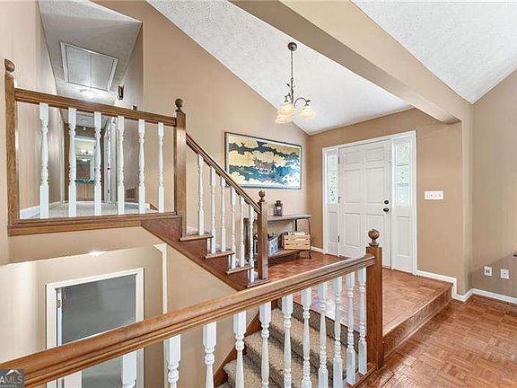 3rd image of 2256 Byron Ct SW