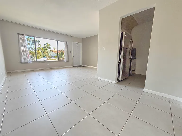 2141 NE 41st St #3 — Photo 4