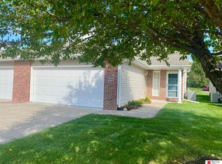 6240 Windhaven Dr, Lincoln, NE 68512