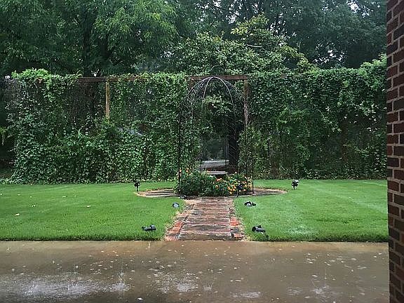 3rd image of 605 E Race Ave