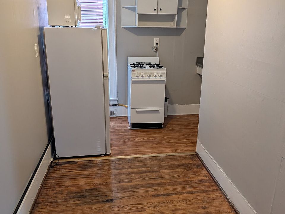 1st image of 114 Elmwood Ave Unit 3