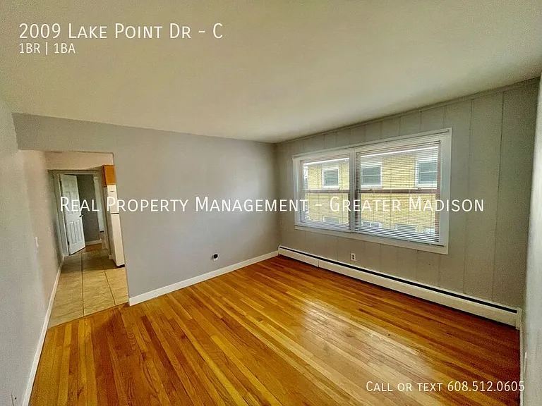 2009 Lake Point Dr #C — Photo 5