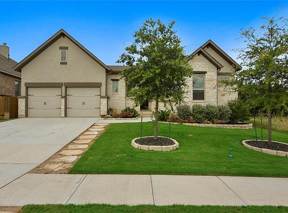 2nd image of 2437 Carretera Dr