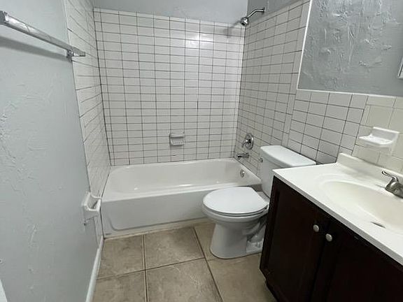 5th image of 5516 18th St W APT B