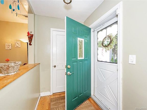 2nd image of 21 Meadowpark Ave S