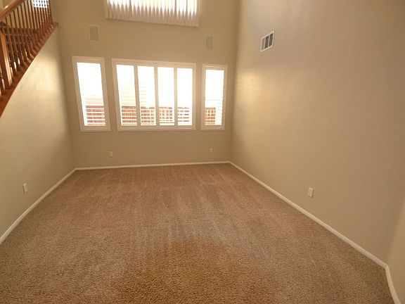 3rd image of 27896 Auburn Ln