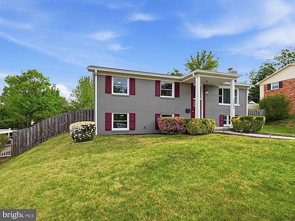 3rd image of 3008 Albany Ct