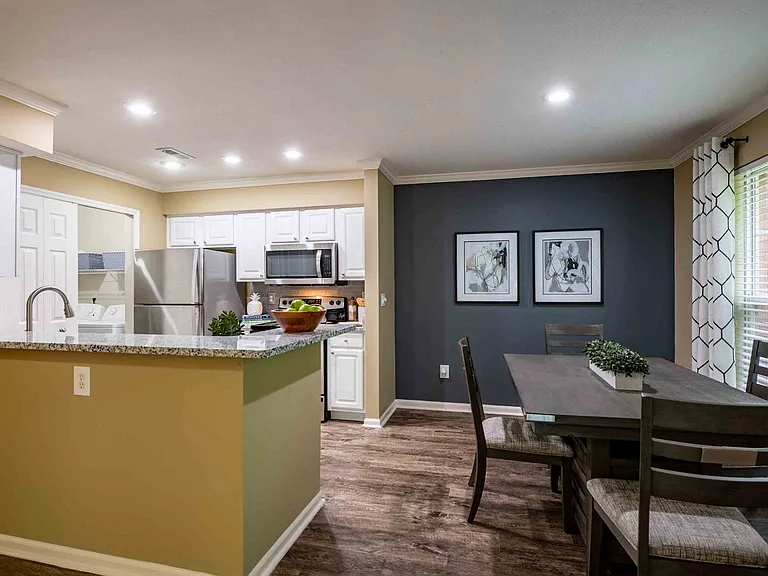The Woods at Polaris Parkway Apartment Homes — Photo 7