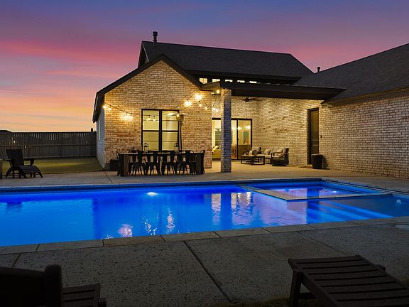 5th image of 5902 108th St