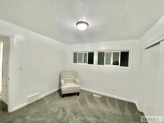 5th image of 801 Sonja Ave