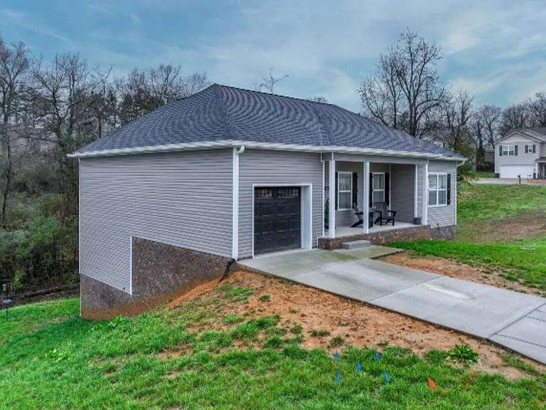 1239 Oxford Village Cir — Photo 2