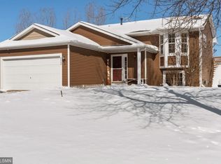 8560 Woodland Curv, Saint Bonifacius, MN 55375