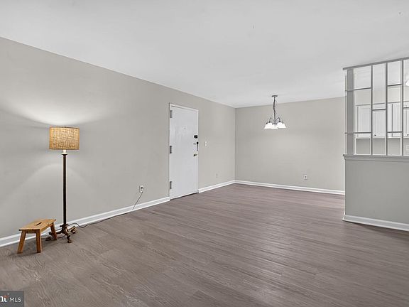 5th image of 5905 Bayshire Rd Unit 186
