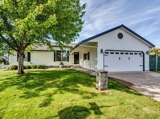 5214 Elk Ridge Dr, Eugene, OR 97402