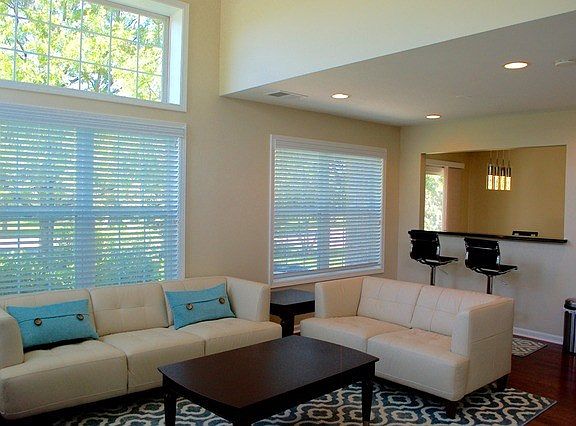 4th image of 150 Castlewood Ct #150