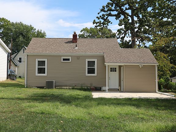 3rd image of 621 Norton Ave