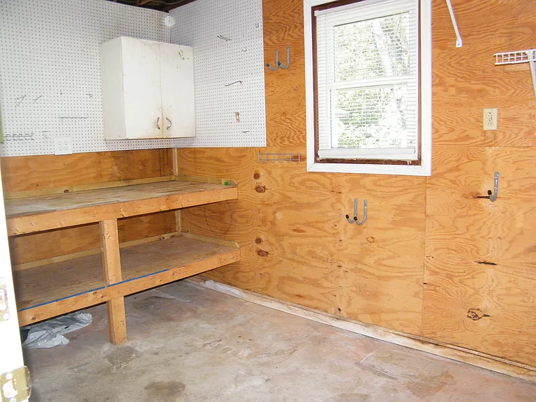 108 Coleraine Dr — Photo 24