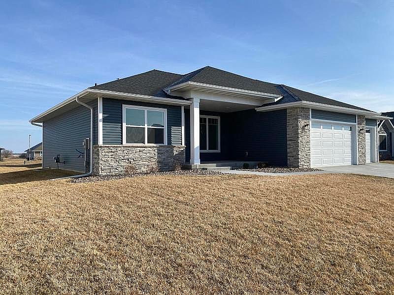 1st image of 2723 Weston Dr
