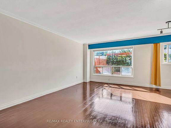 4th image of 79 Watney Cres