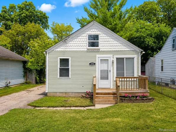 3482 Laurel Ave, Burton, MI 48529