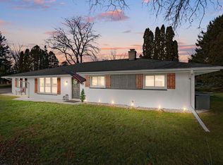 500 Heidel Rd, Thiensville, WI 53092