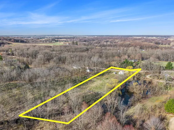 76889 33rd St, Lawton, MI 49065