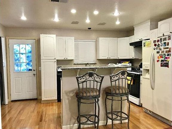 3rd image of 165 Blossom Hill Rd Spc 241