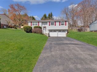 208 Sherwood Dr, Monaca, PA