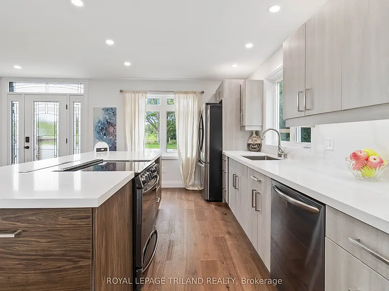 164 Winston Ave #UPPER — Photo 3
