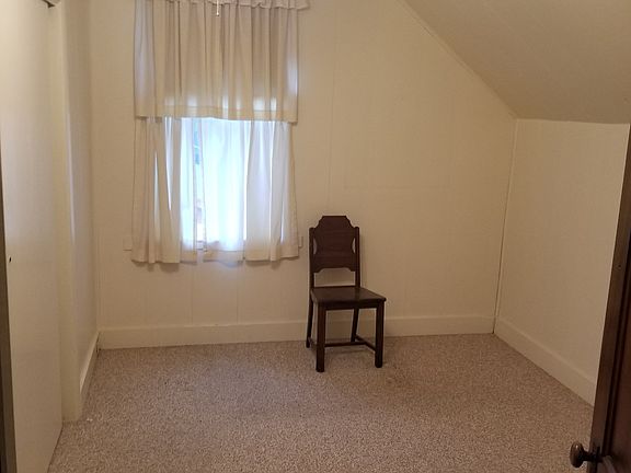smaller bedroom