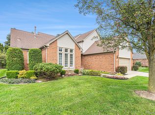 5241 Standish Dr, Troy, MI 48085