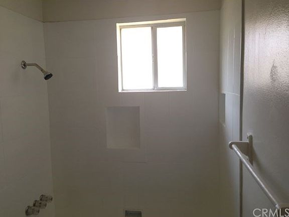 2nd image of 1265 Oakwood Dr