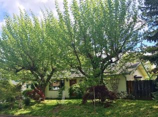 205 Coral Cir, Phoenix, OR 97535