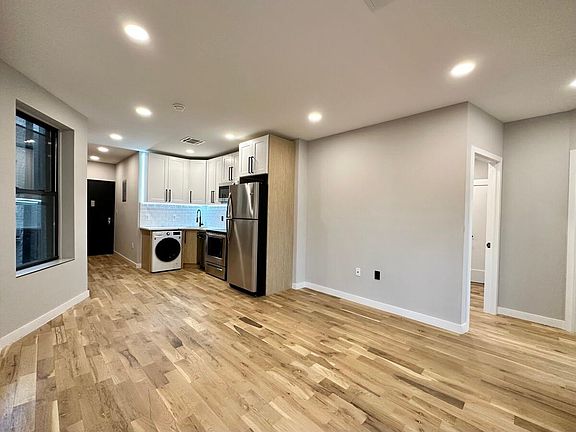 2nd image of 2028 Davidson Ave #5B