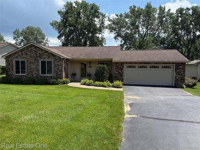 4074 Loch Dr, Highland, MI, 48357