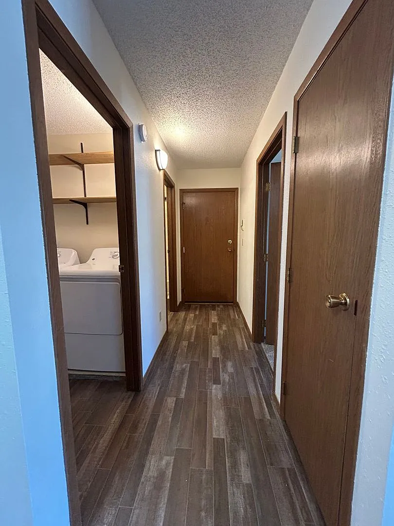 Comfortable 2x2 with Garage + In-Unit Laundry — Photo 4