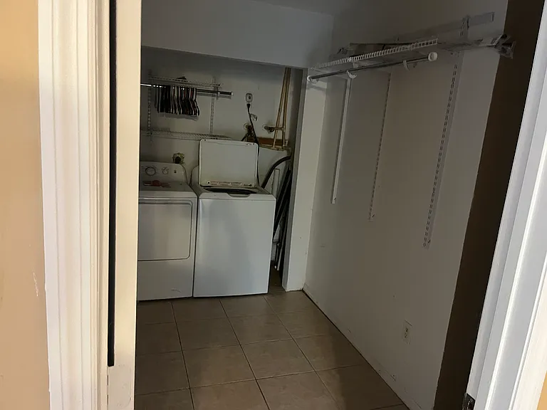 1616 Lakeside Dr — Photo 4