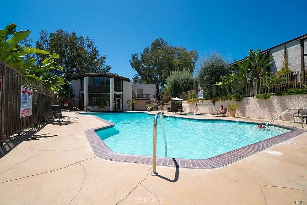 2 bed, 1107 sqft, $2,600 — Photo 1