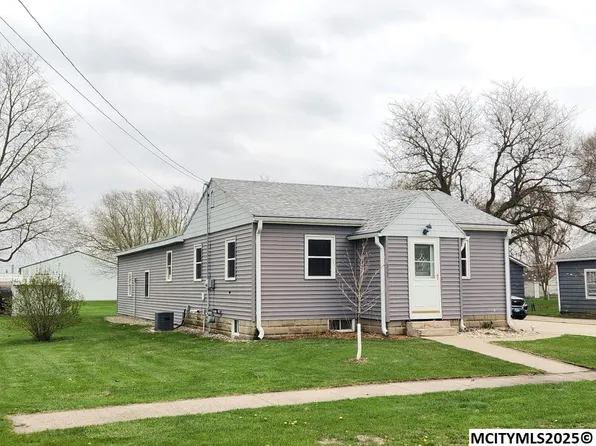 322 N 2nd St, Sheffield, IA 50475