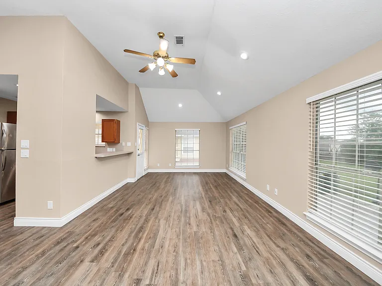 1163 Lovett St — Photo 20