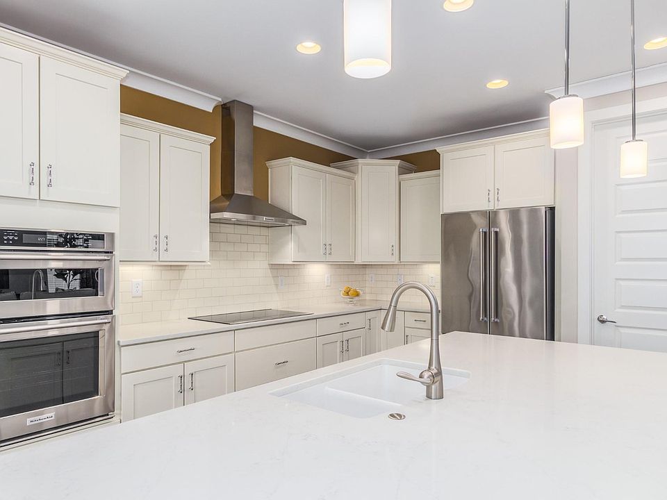 1st image of 3920 E Augusta Ave