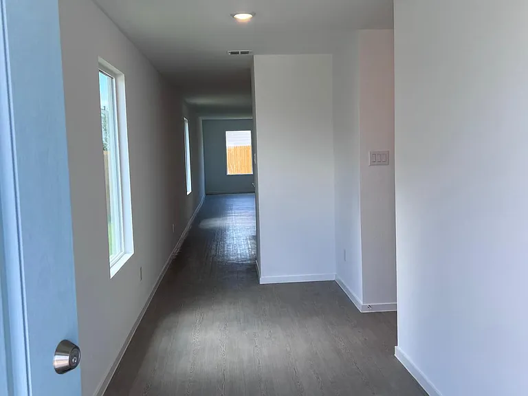 3922 Ontario Way — Photo 4