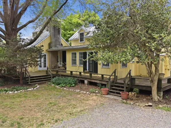 2674 Five Points Rd, Marshall, VA 20115