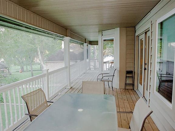 5th image of 1561 Tanglewood Dr E