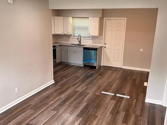 3rd image of 1319 N 63rd Ter