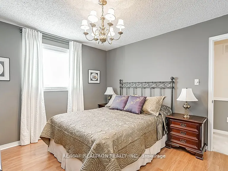 5591 Cosmic Cres — Photo 17