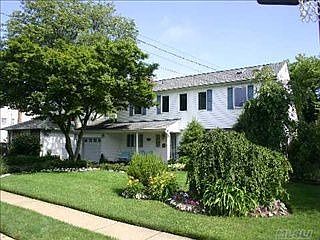 1st image of 19 Bayview St W