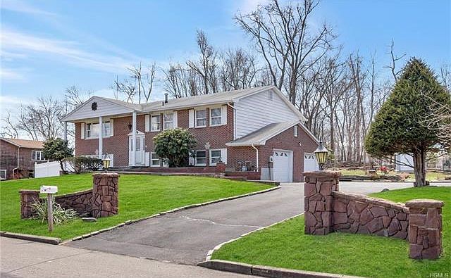 1st image of 8 Wesley Ct