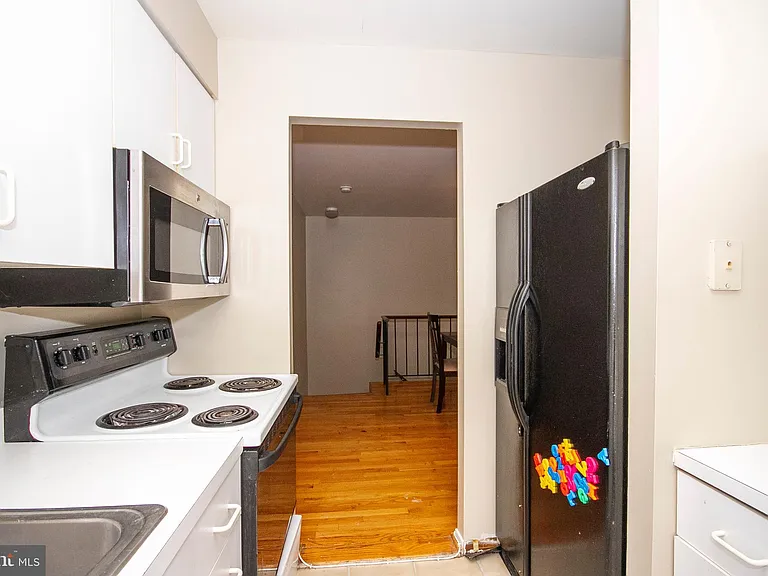 10 W Lee St #B-R72 — Photo 8